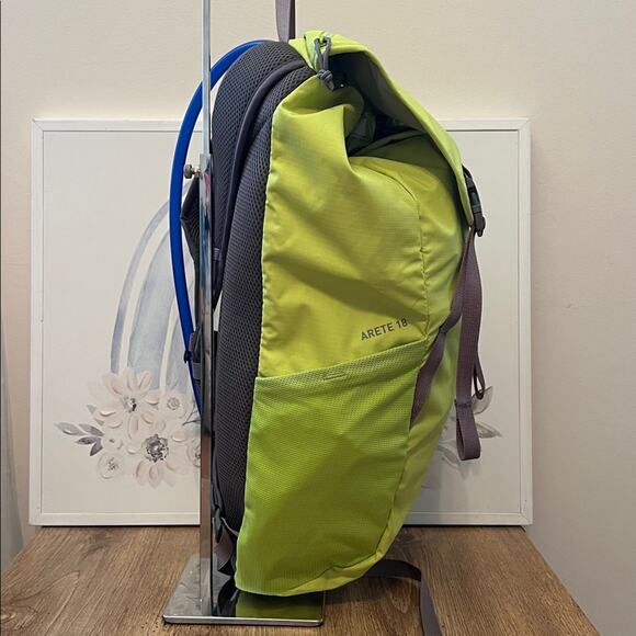 Camelbak Arete 18 1.5L Chartreuse and Graphite Back Pack main image 5